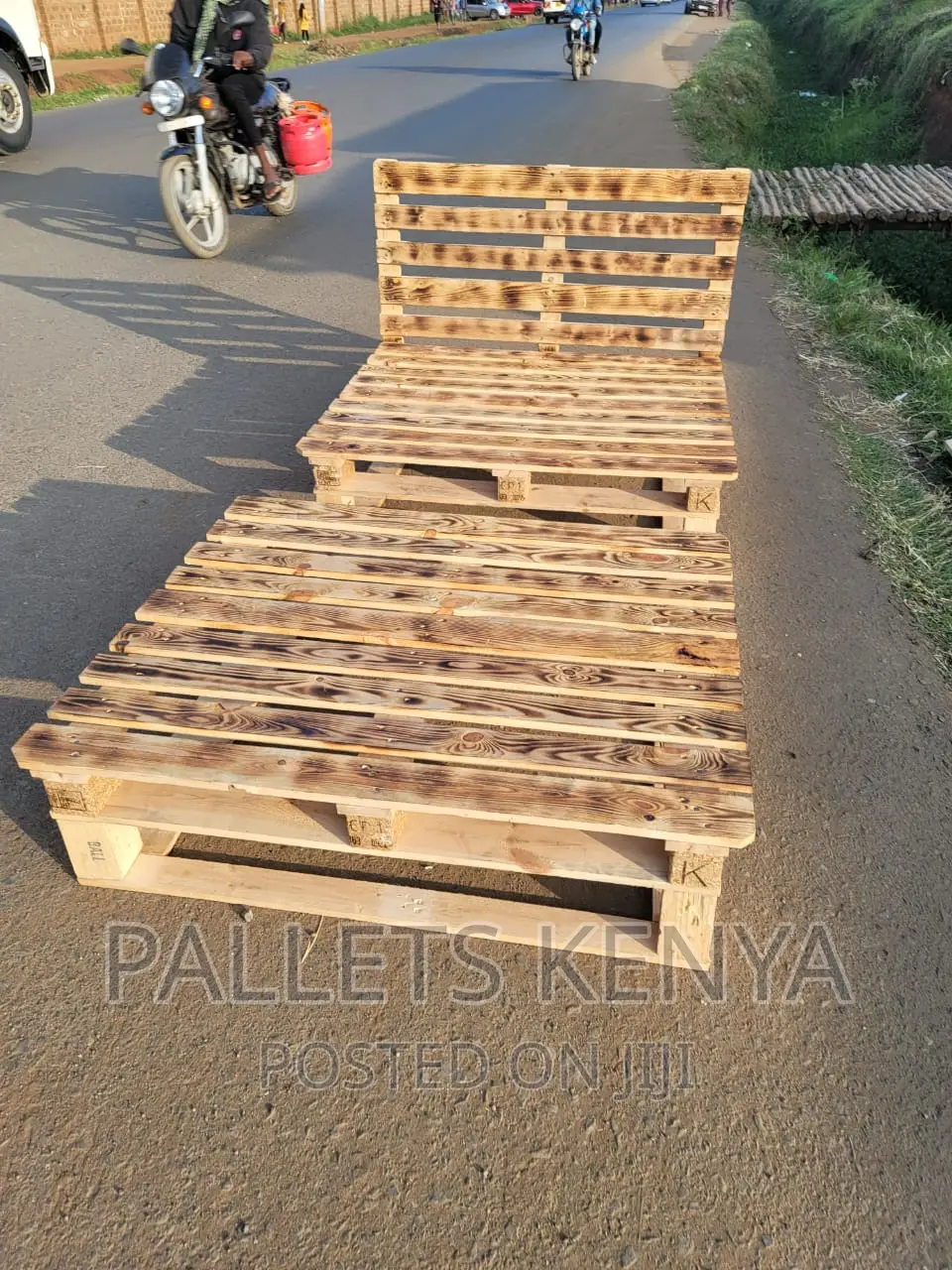Pallet Bed- 4*6 Blazed Pallet Bed. (XZ08)