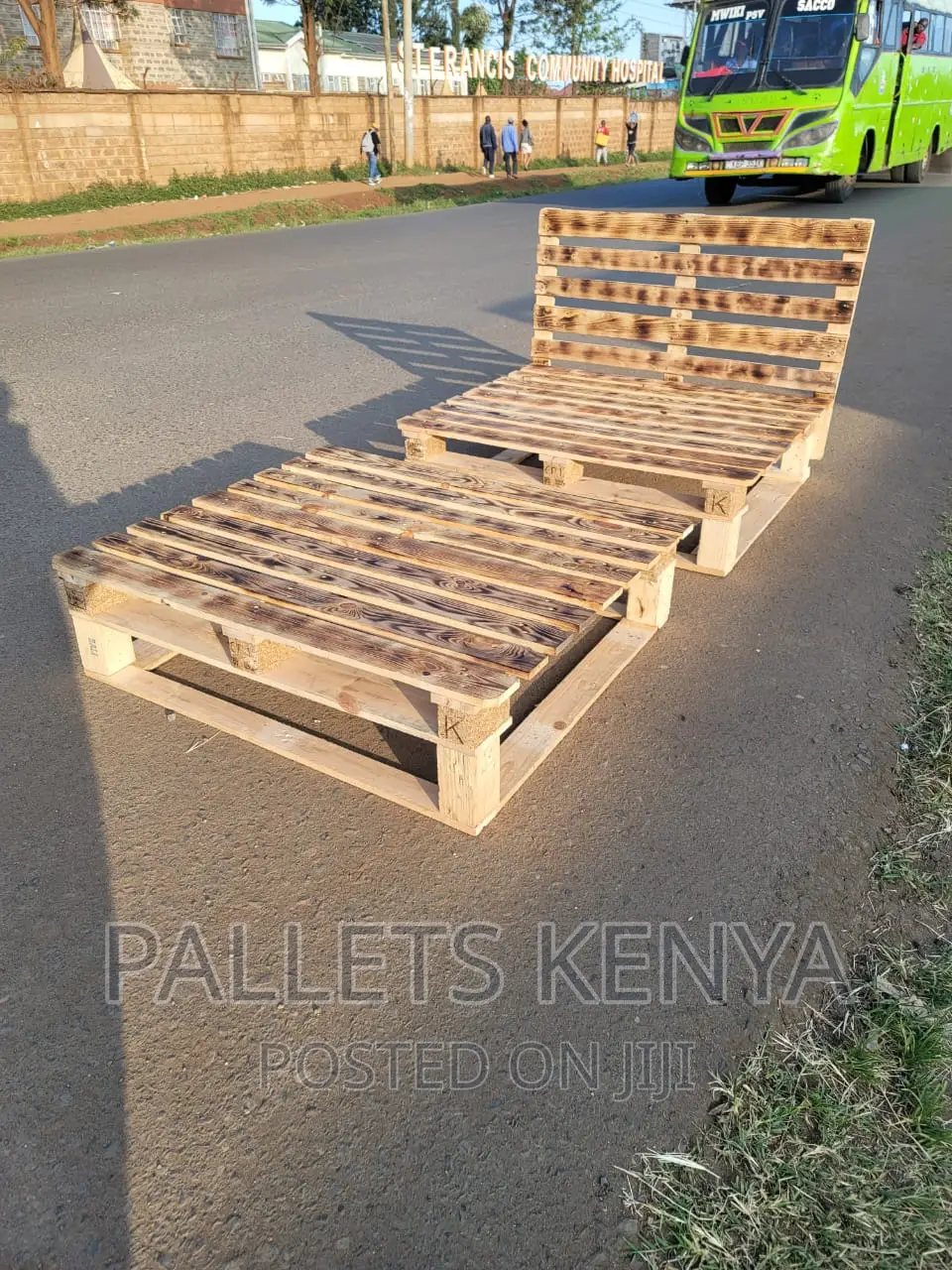 Pallet Bed- 4*6 Blazed Pallet Bed. (#GF06,)