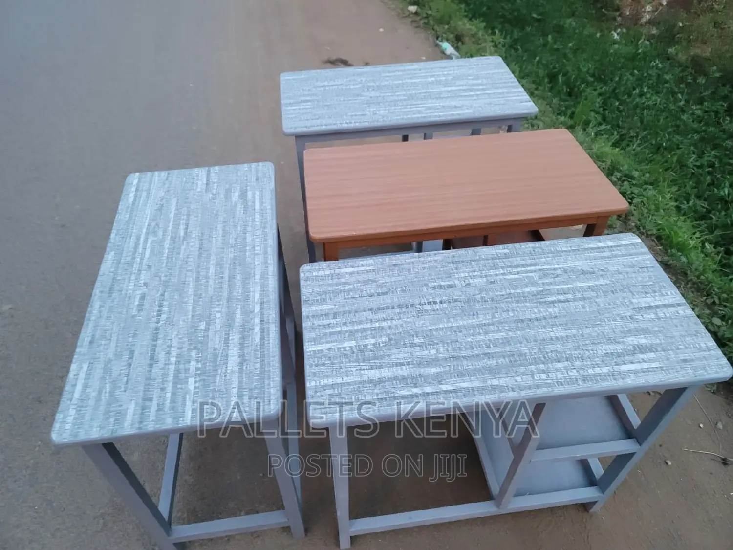Kitchen Table.(FG04)