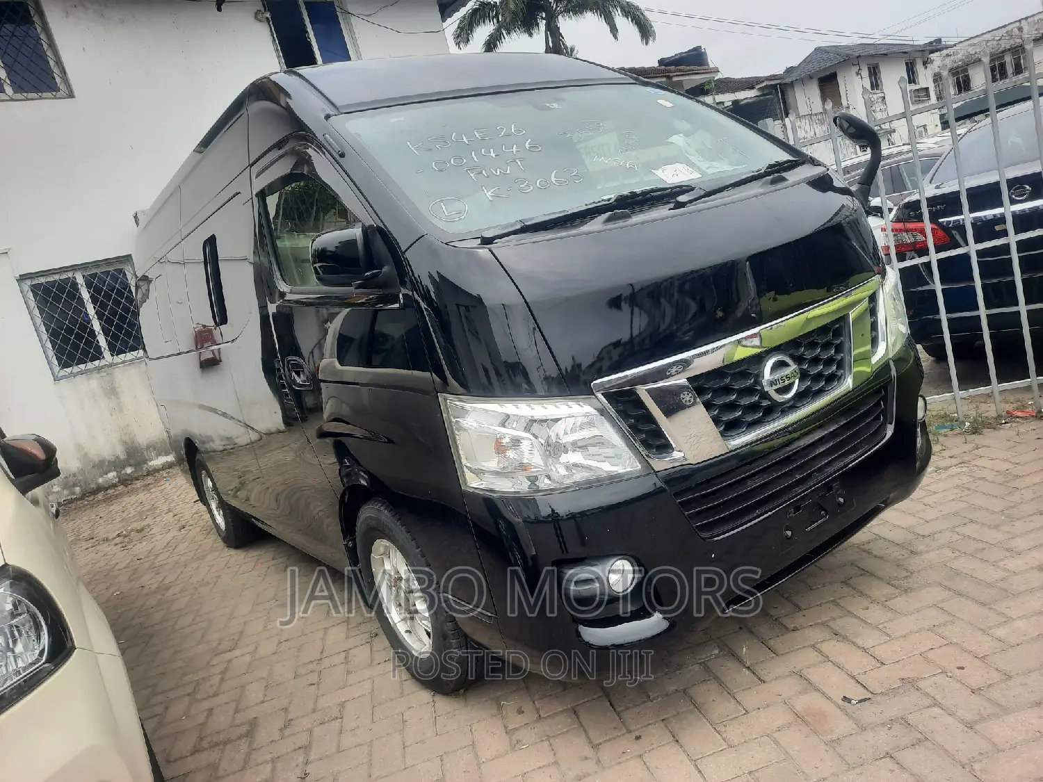 Nissan Caravan (Urvan) 2017 Black