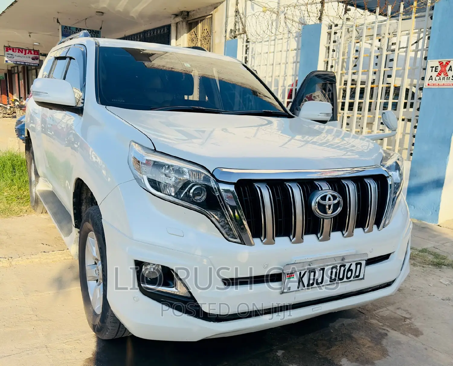 Toyota Land Cruiser Prado 2015 White
