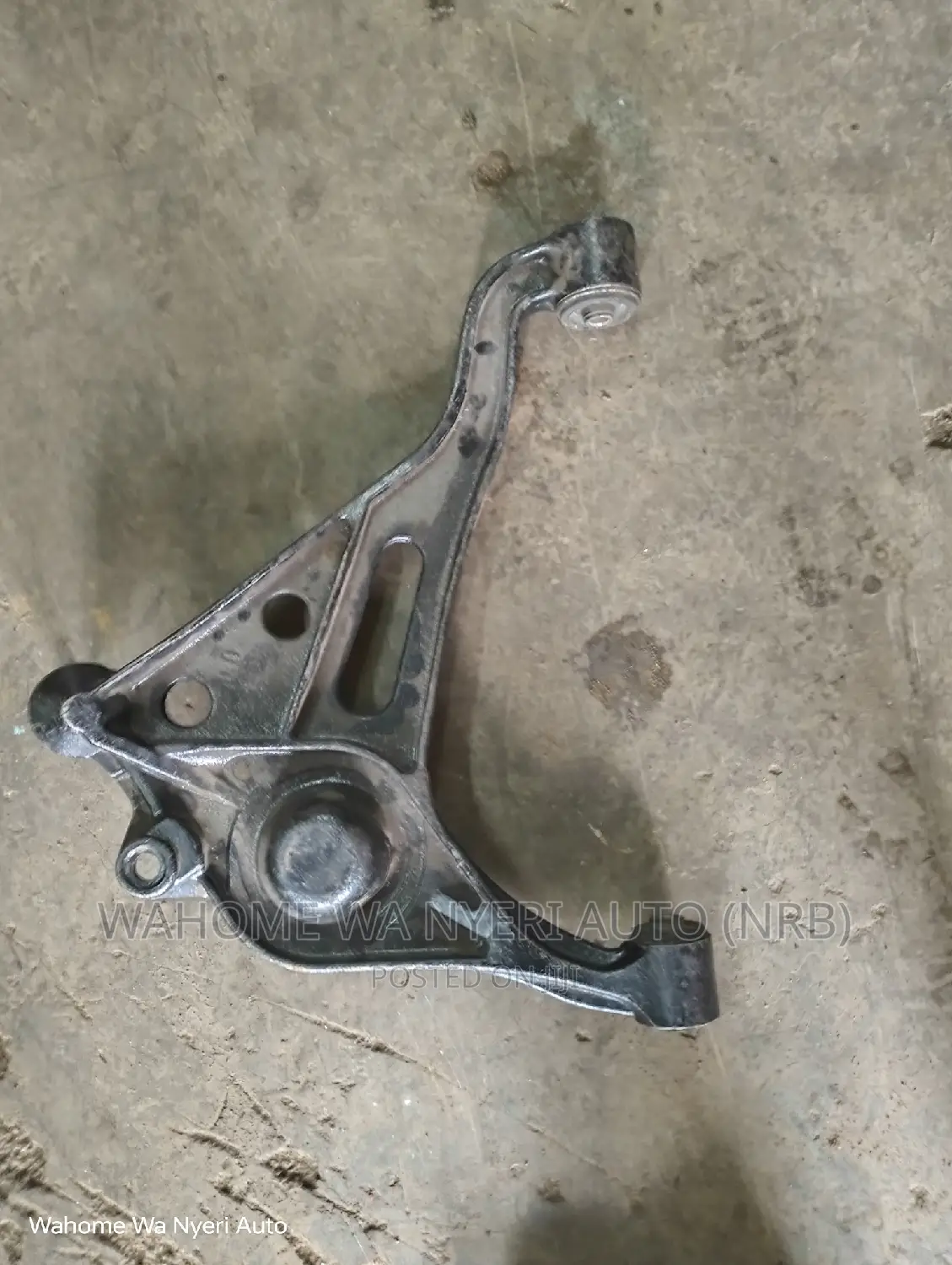 Suzuki Escudo Arm Complete