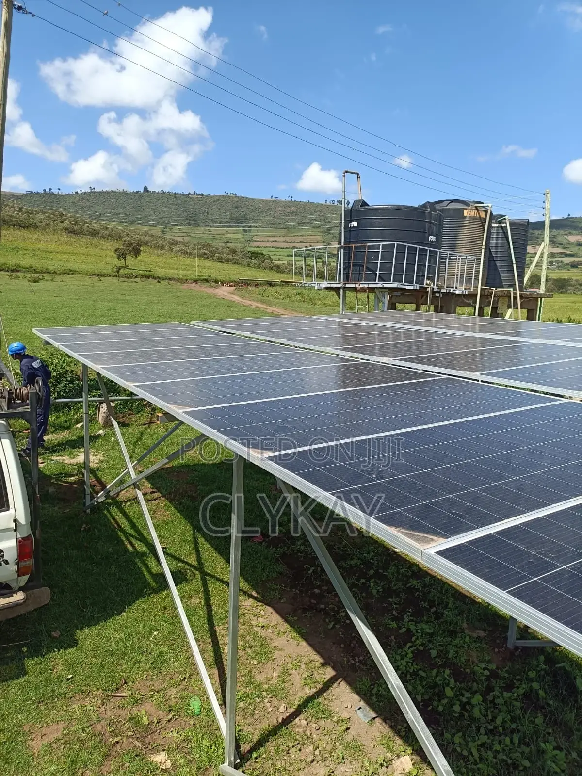 Borehole Solar Equipping Solar Water Pumps and Solar Panels
