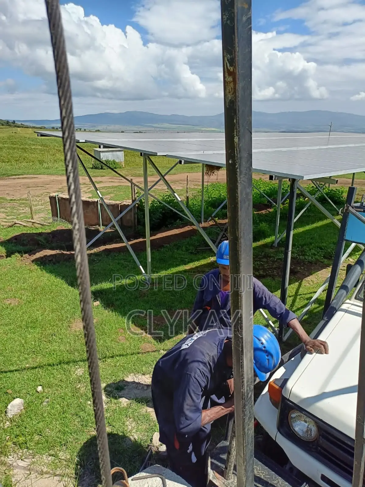 Borehole Solar Equipping Solar Water Pumps and Solar Panels