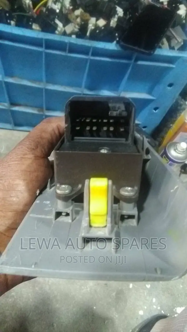 Window Control Switch For Toyota Hilux –Ex Japan–Nairobi Cbd