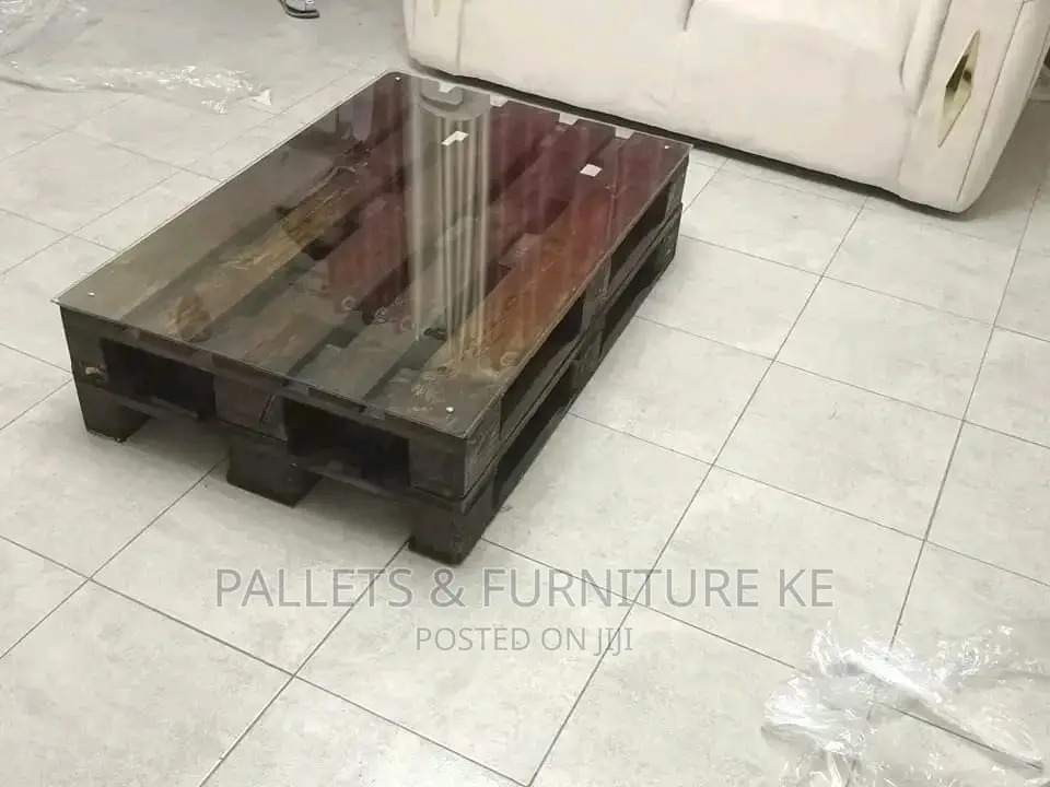 Black and Mirrored Coffee Table