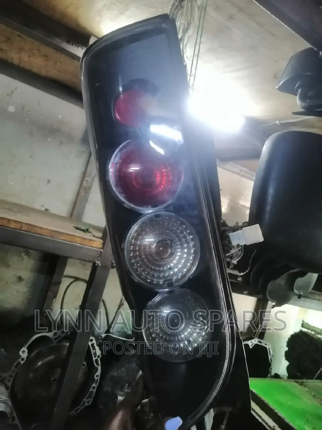 Toyota Hiace 7l New Model Rear Light