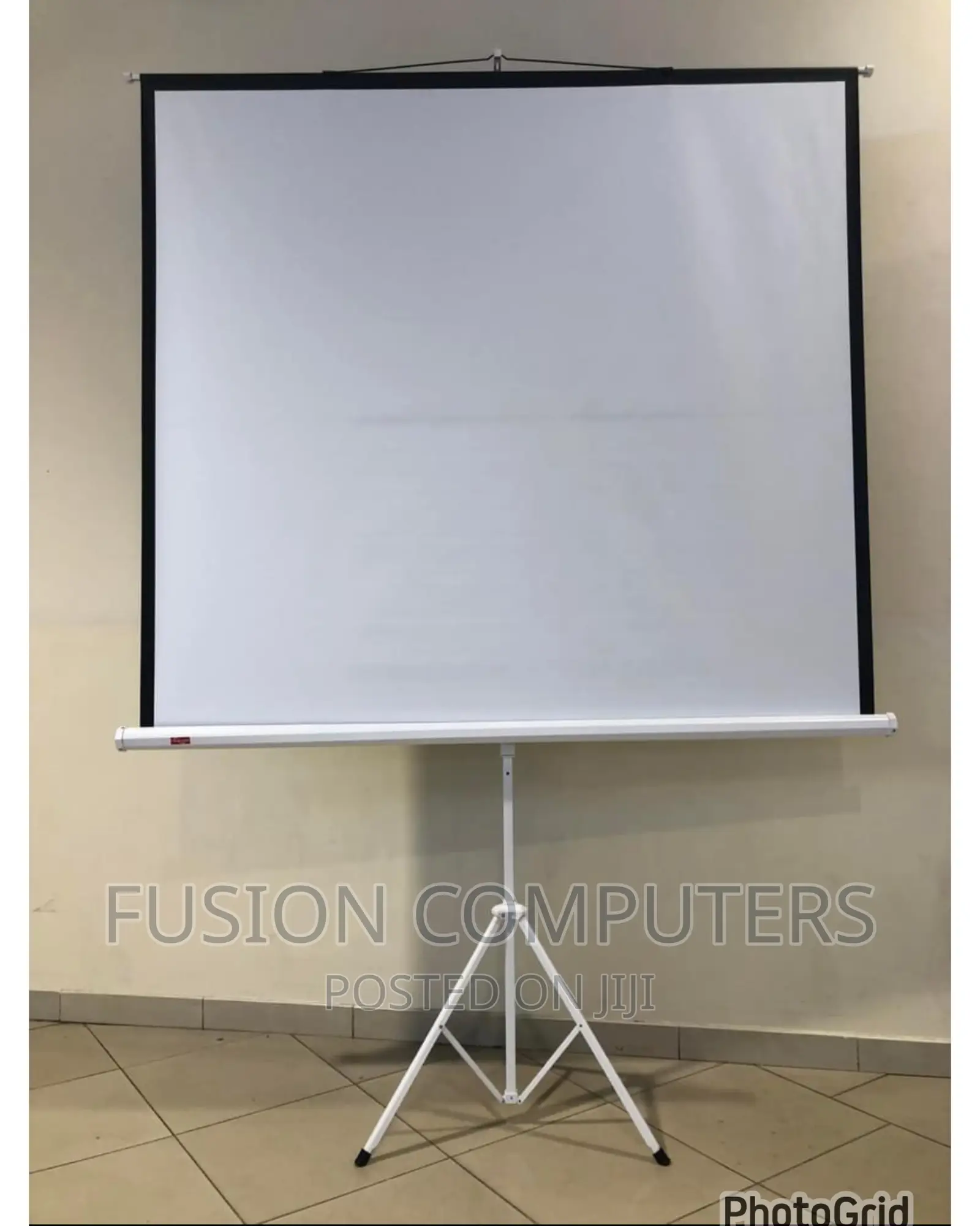 Tripod Projector Screen 200 X 200