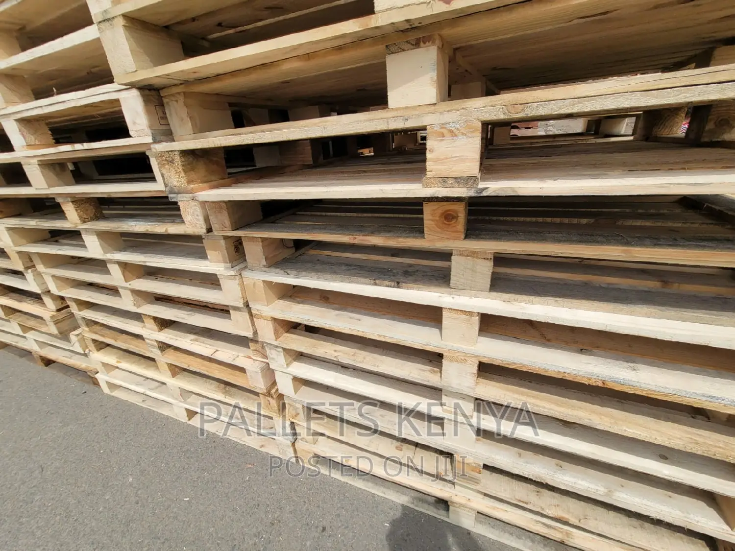 Wood Pallets- Heavy Heat Treated Pallet. (Ov1)