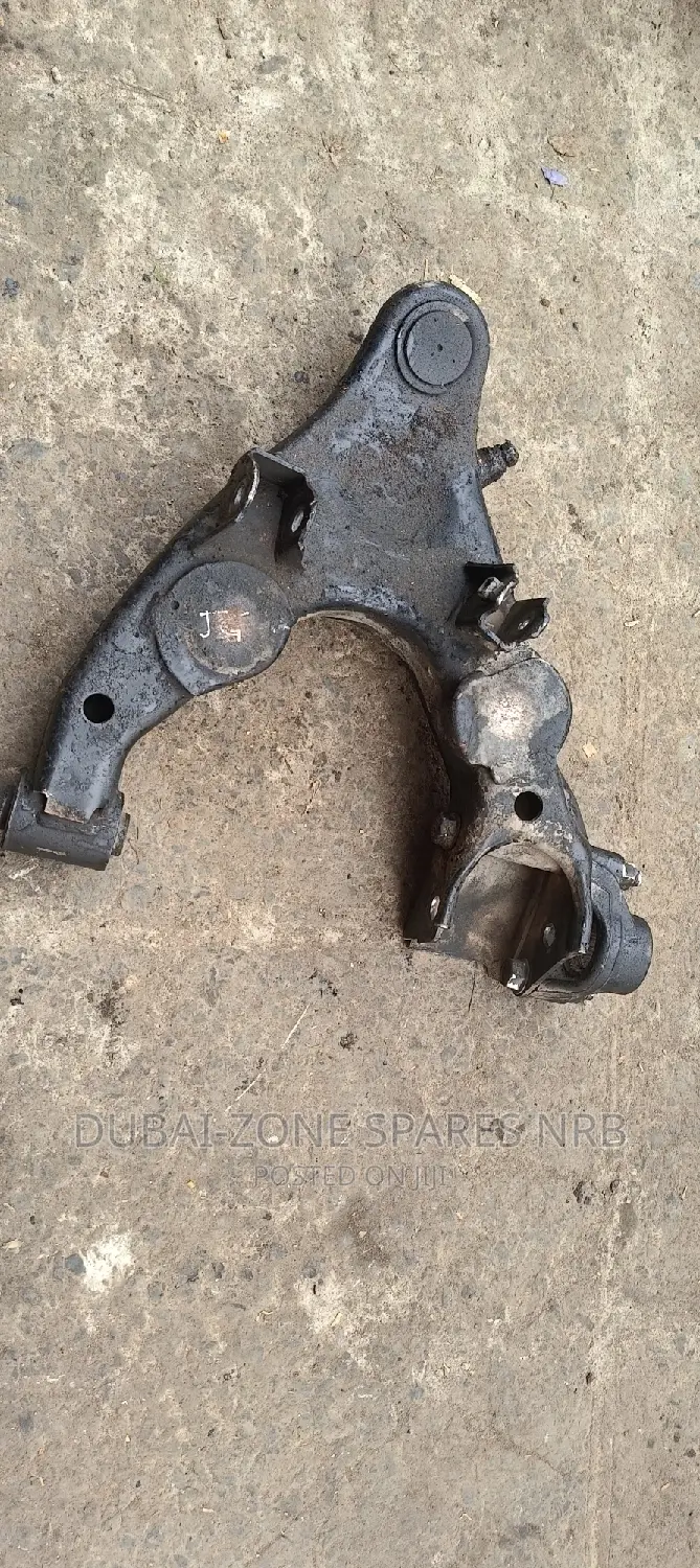 V8-200 Series,Vx-100 Series EX Japan Lower Control Arms.