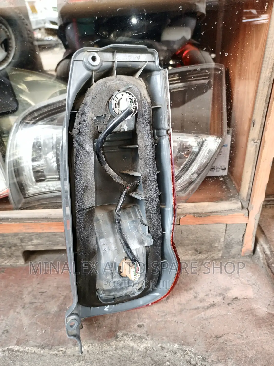 Toyota Grand Hiace Backlights