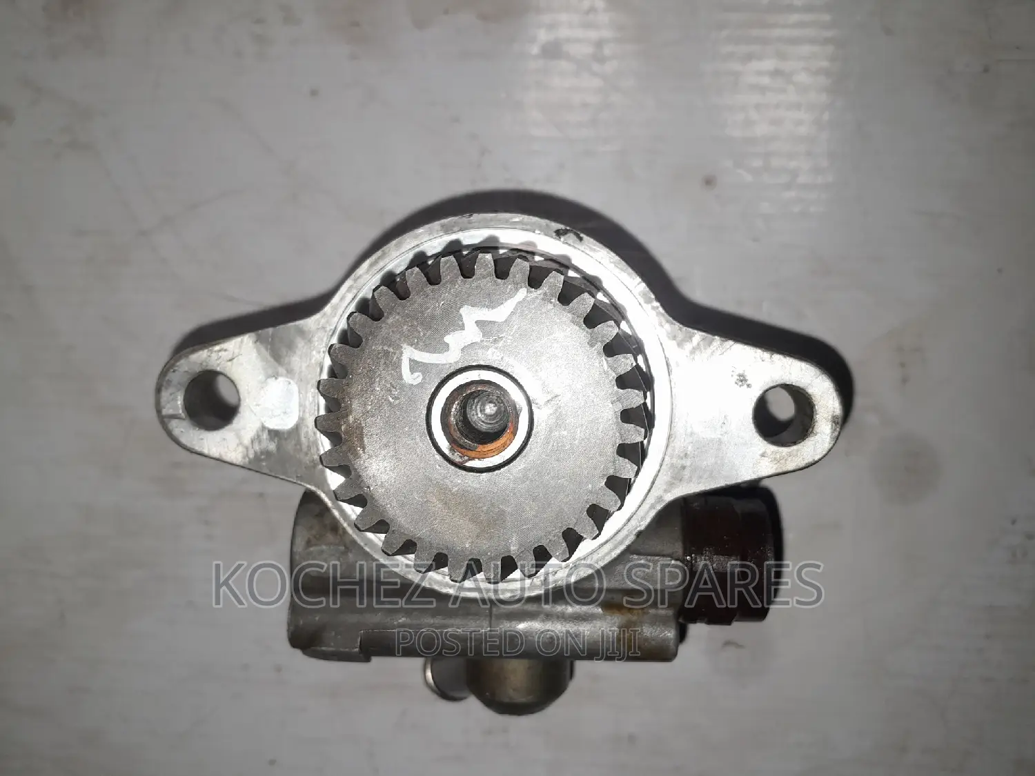 Power Steering Pump for Land Cruiser Prado V8 . VDJ200