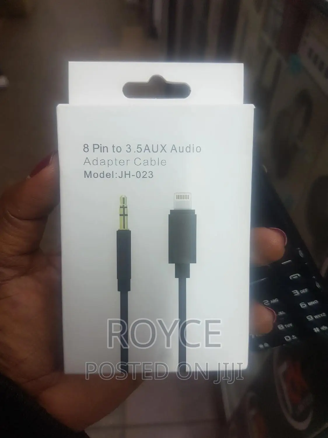 8 Pin to 3.5 AUX Audio Adapter Cable