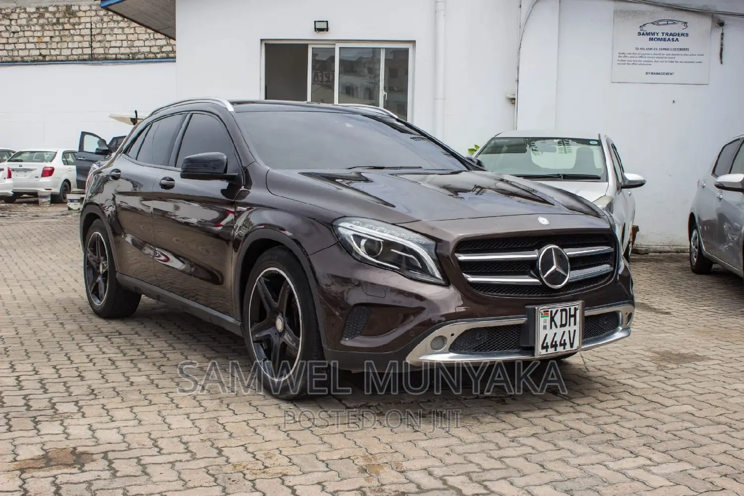 Mercedes-Benz GLA-Class 2015 Pink