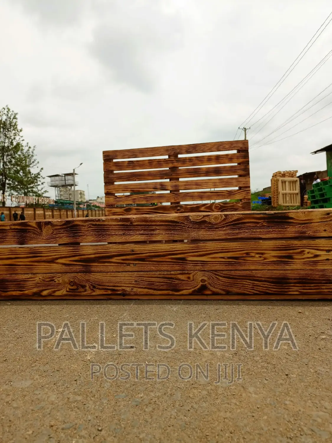 Pallet Bed- 5*6 Pallet Bed With Drawers. (D,L11*)