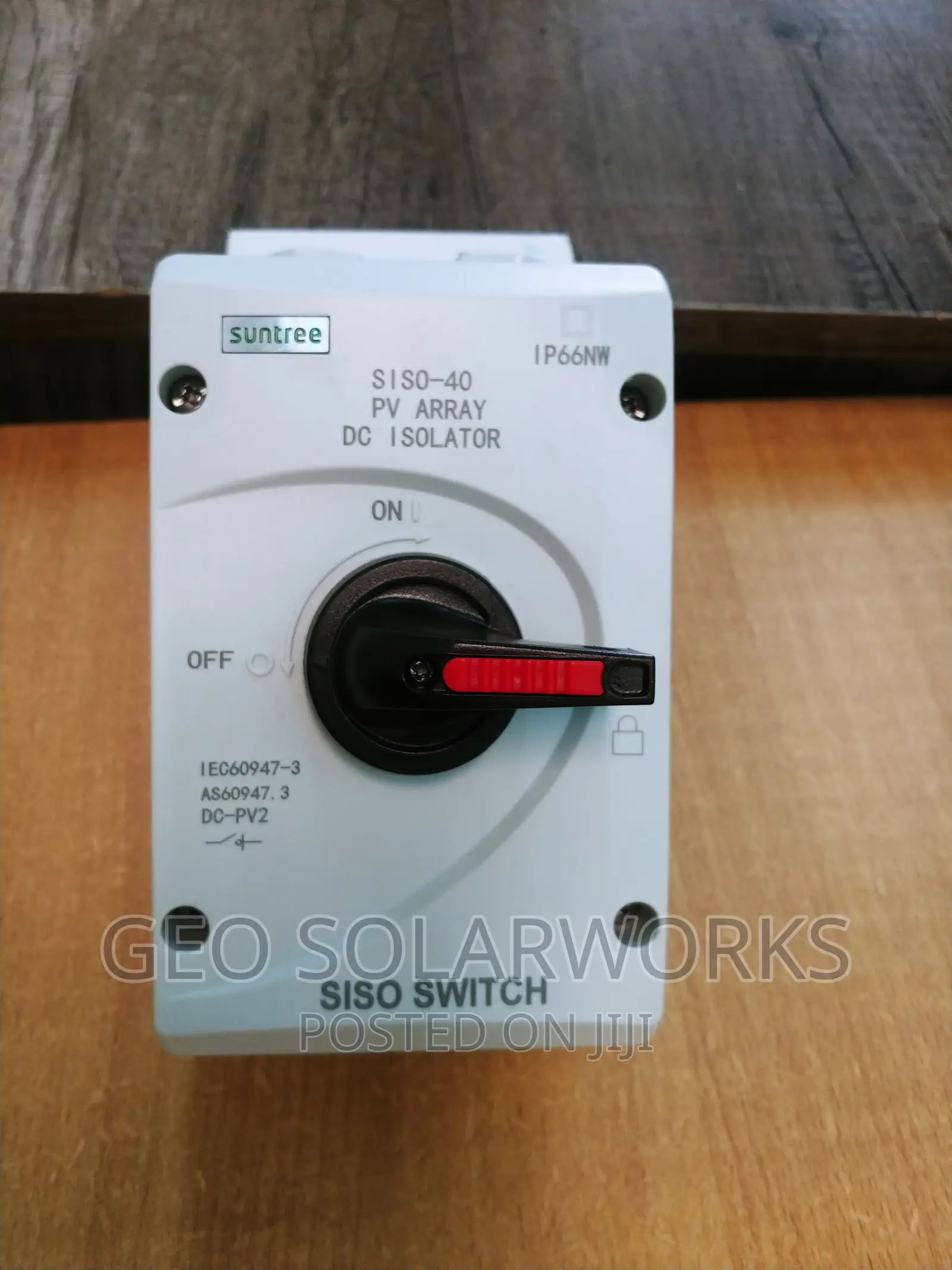 Suntree 1000v 32a Dc Solar Isolator Switch / Pv Disconnect
