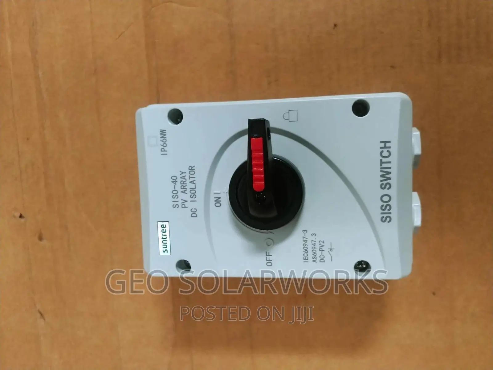 Suntree 1000v 32a Dc Solar Isolator Switch / Pv Disconnect