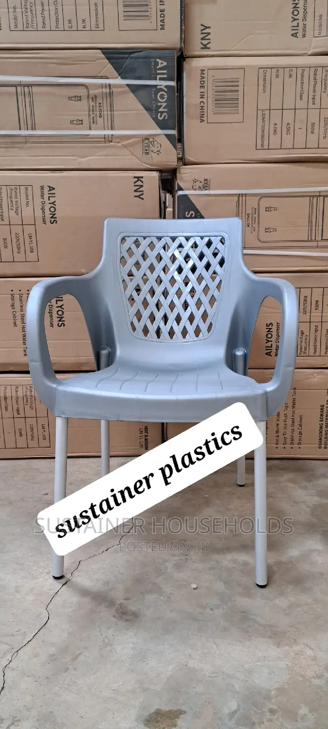 Silver Plastic Chairs With Metal Tubing Legs