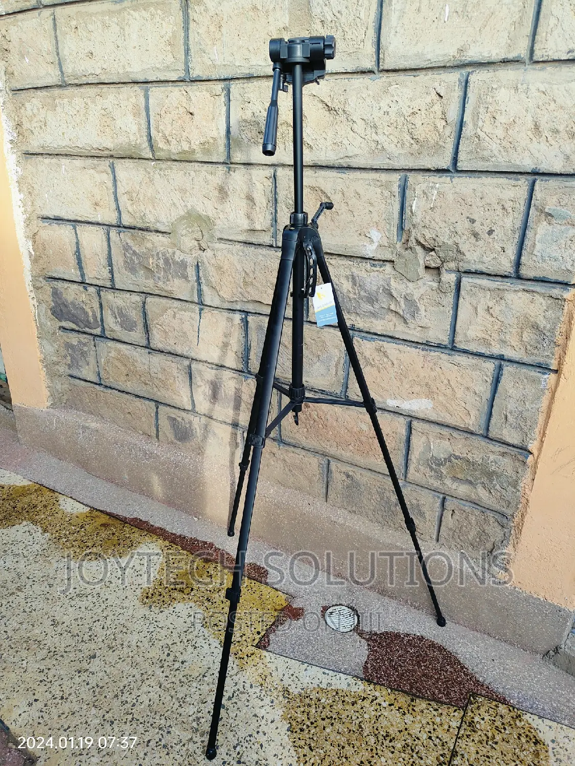 Bland New Camera Tripod Stand,2.2 Meters High