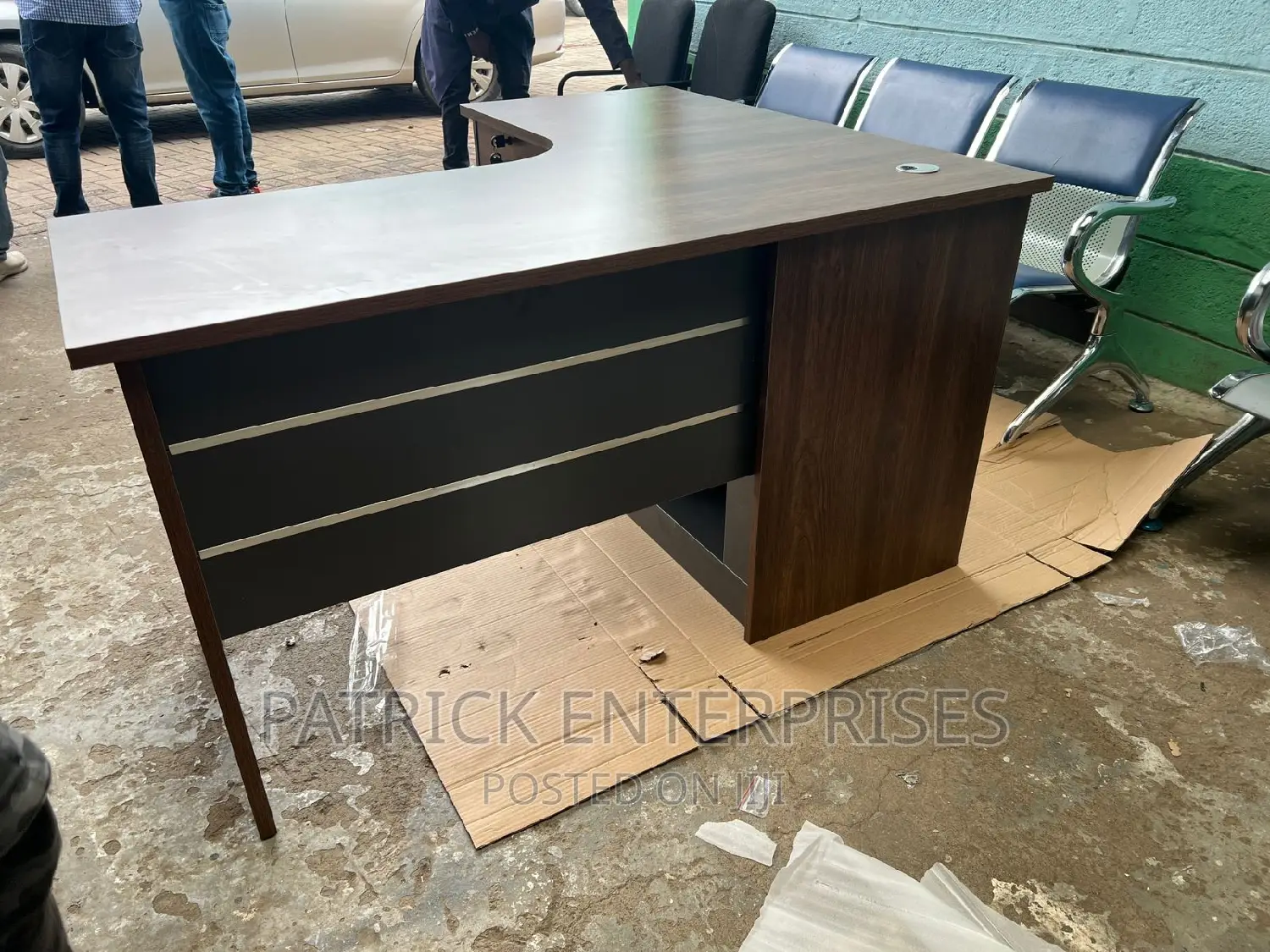 Executive Imported Morden Office Desk 1.4 MTRS by 1.2 MTRS