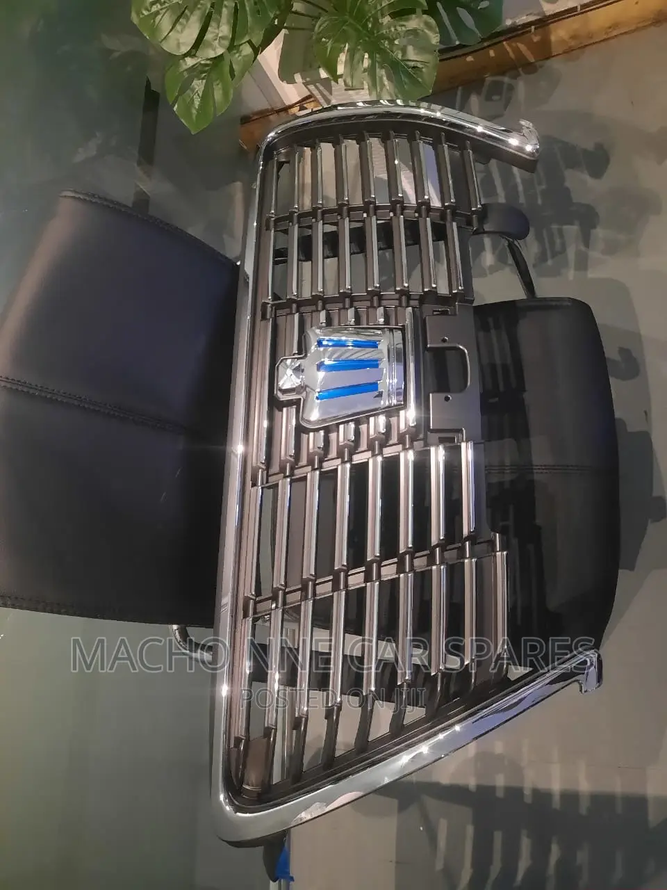 Toyota Crown Royal 2015 Front Grill