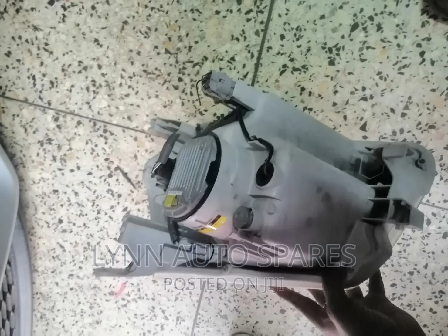 Toyota Sienta New Model Xenon Headlight