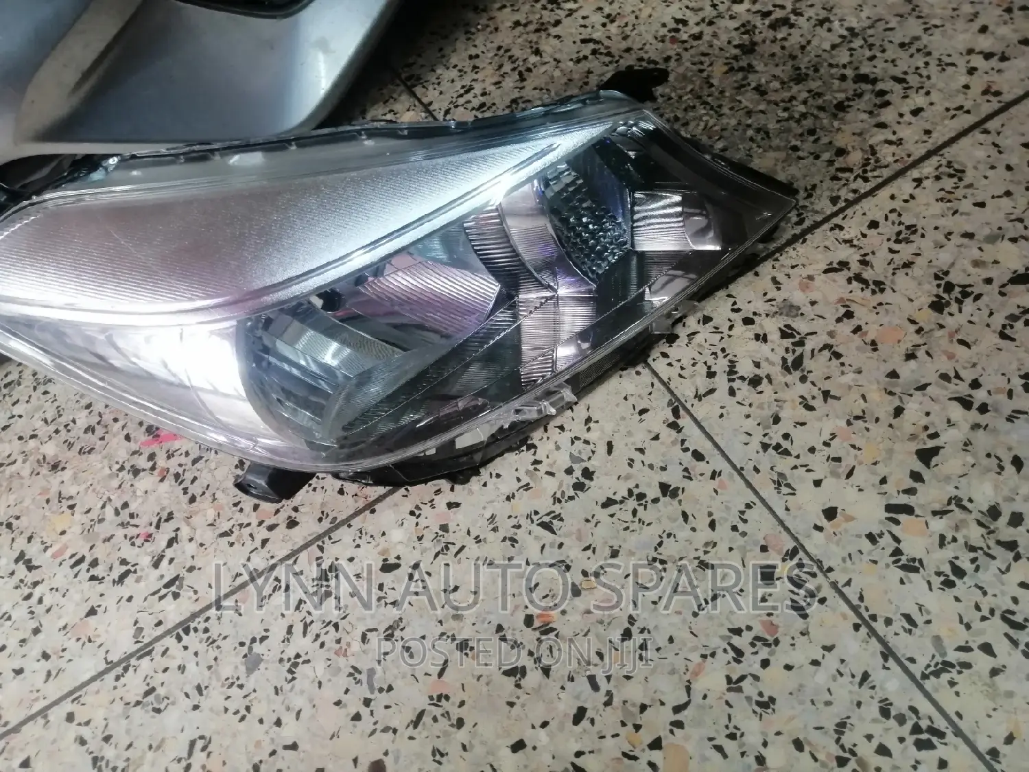 Toyota Vitz Jewella Non Xenon Headlight