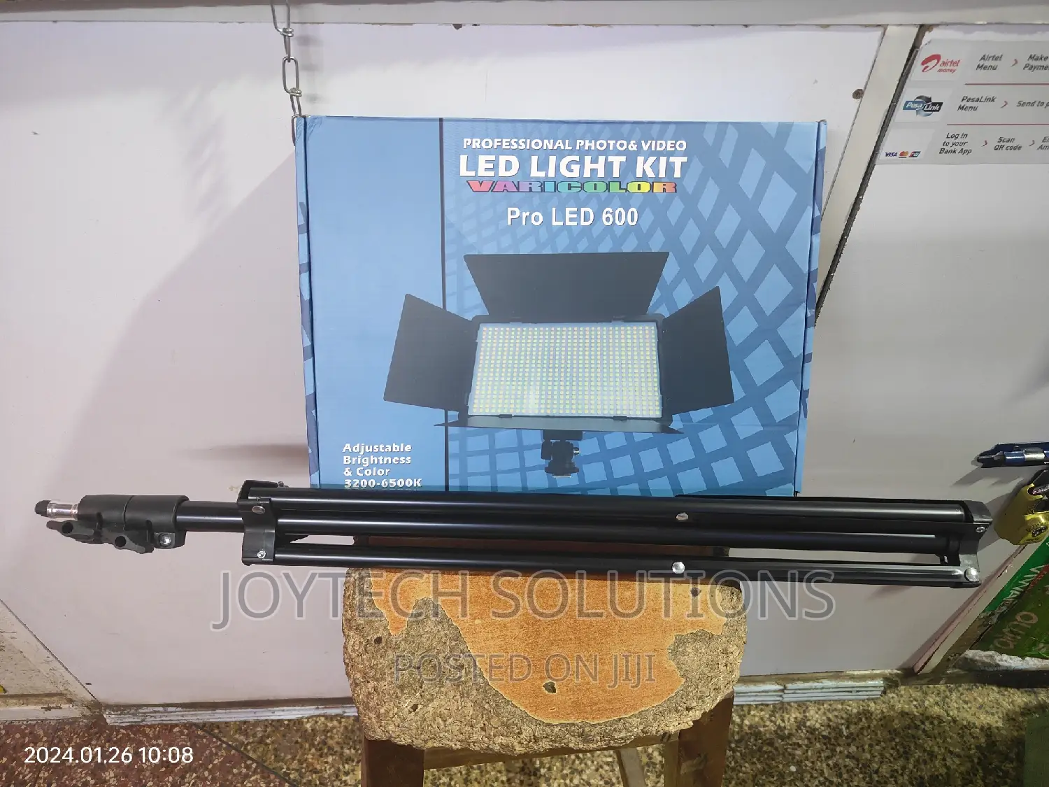 Incredible Pro Led 600+ With Two Batteries and Stand