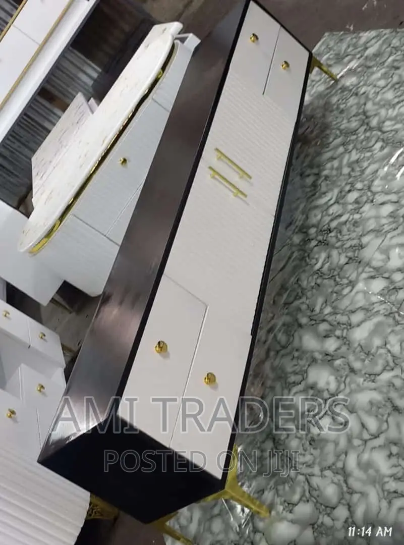 Golden Tv Stand (6ft)