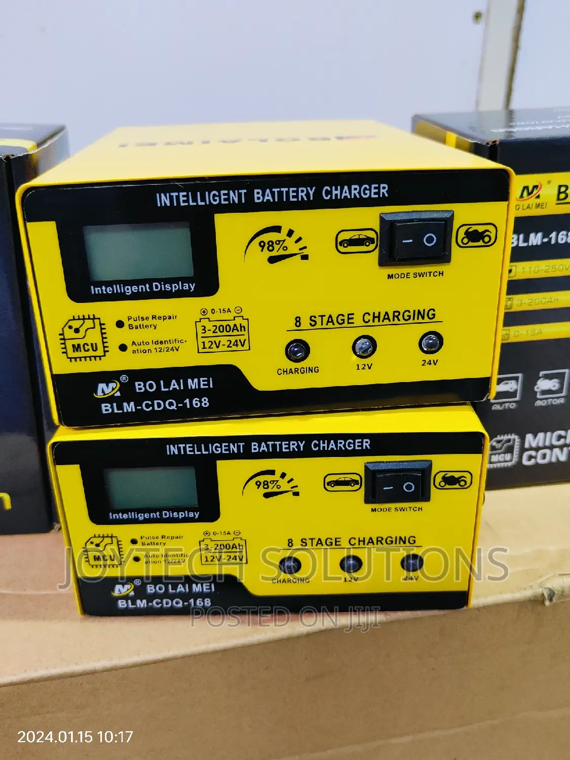 Intelligent Battery Charger: 8 Stages Charging Mode 12/24 V