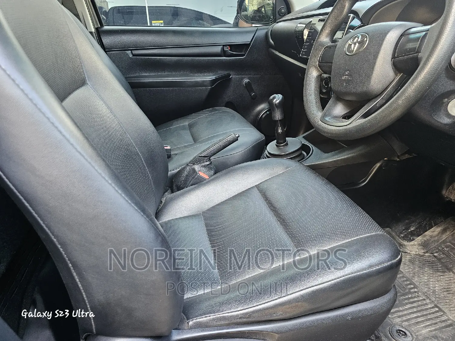 Toyota Hilux 2018 Gray