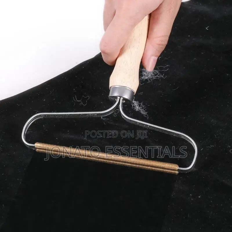 Mini Lint Remover With Wooden Handle