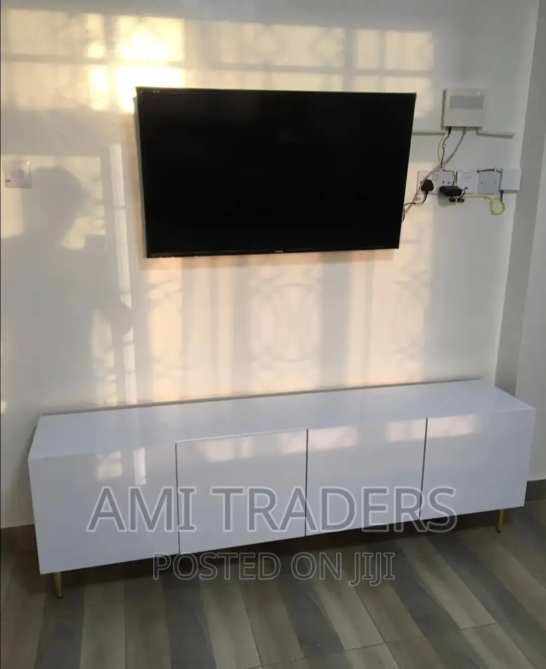 White Luxury Tv Stand (6ft)