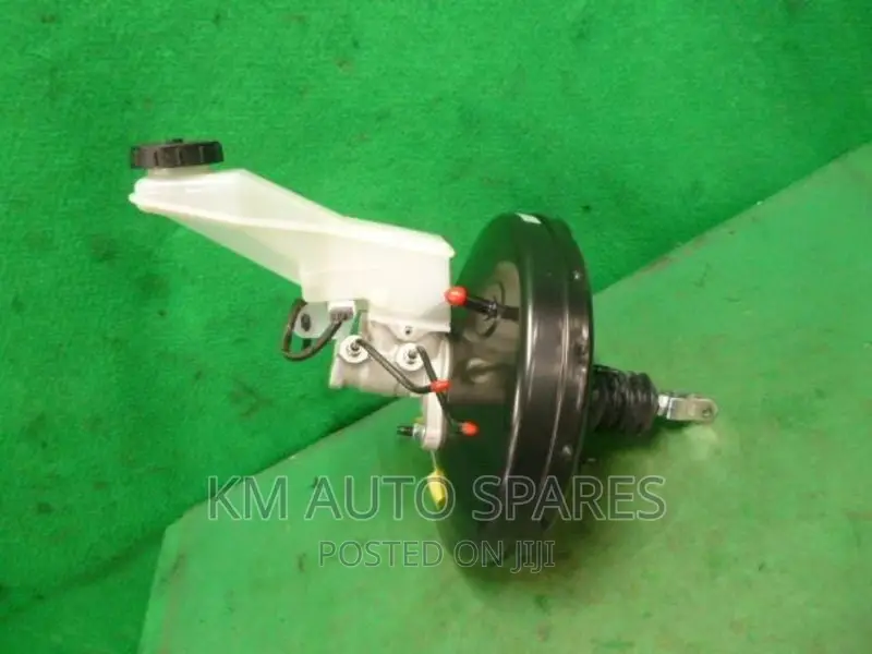 Nissan Dualis Brake Booster/Master Cylinder