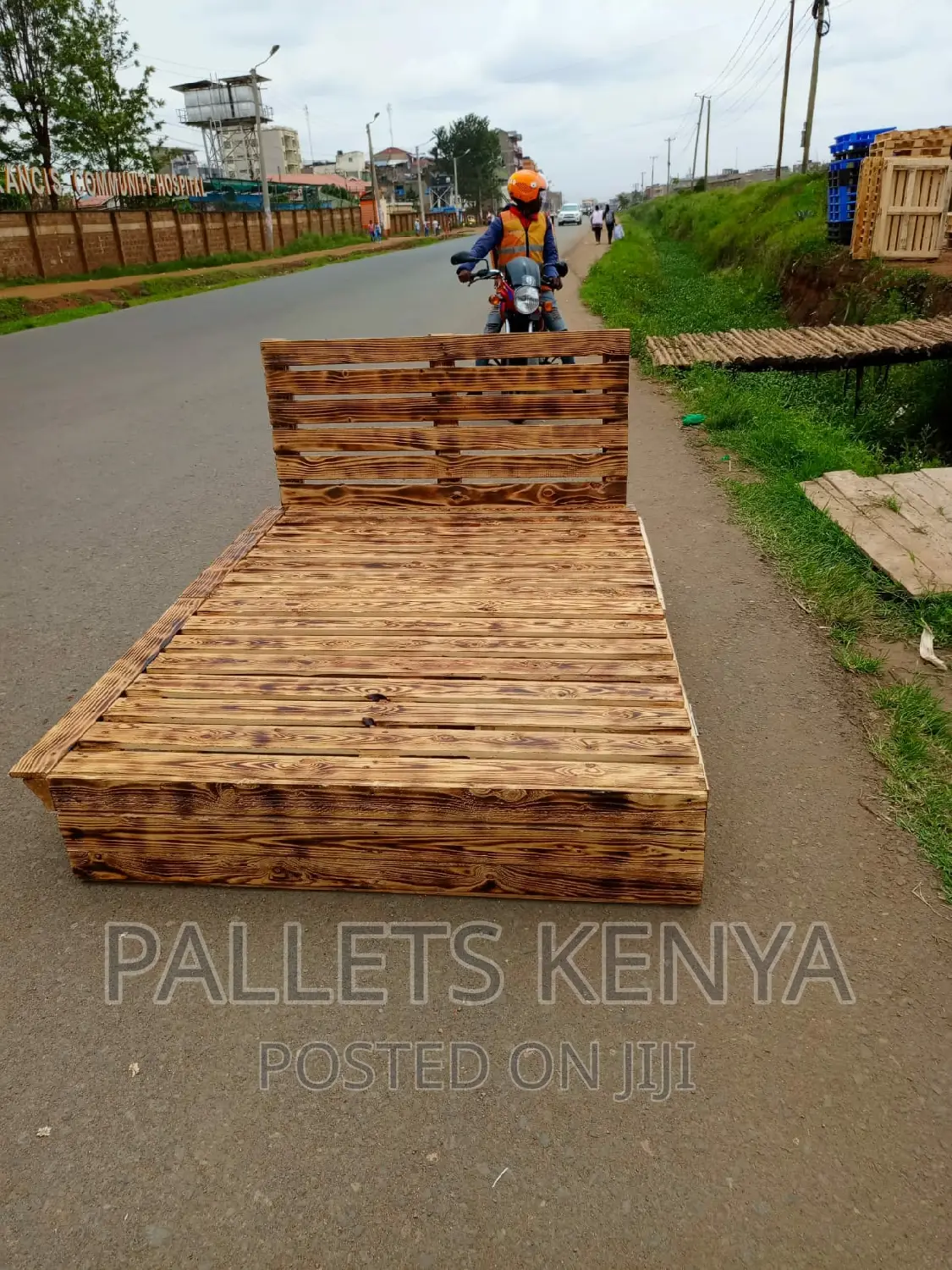Pallet Bed- 5*6 Pallet Bed- With Drawers. (FD06)