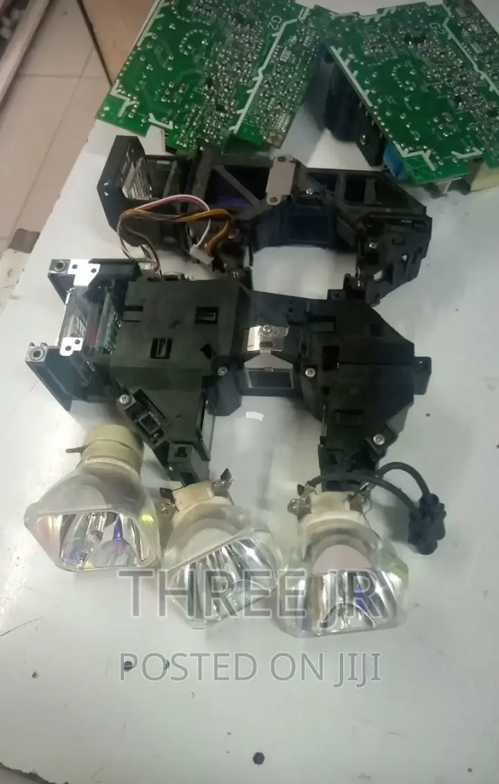Projector Lamps Available for Sale. Osts
