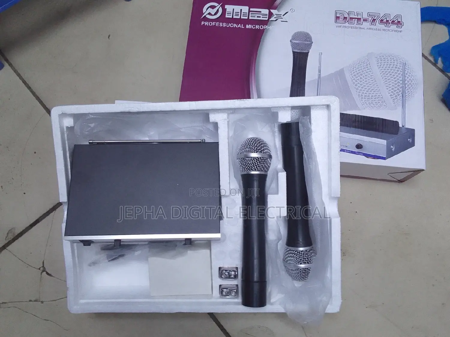 Professional Microphone DH-744