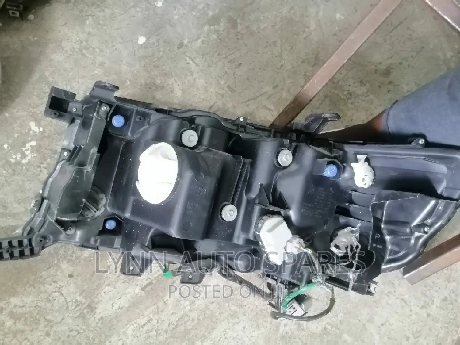 Toyota Land Cruiser 200 Series Headlight