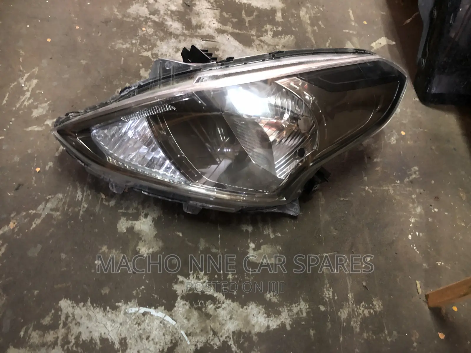 Nissan Latio 2015 Non Xenon Headlight
