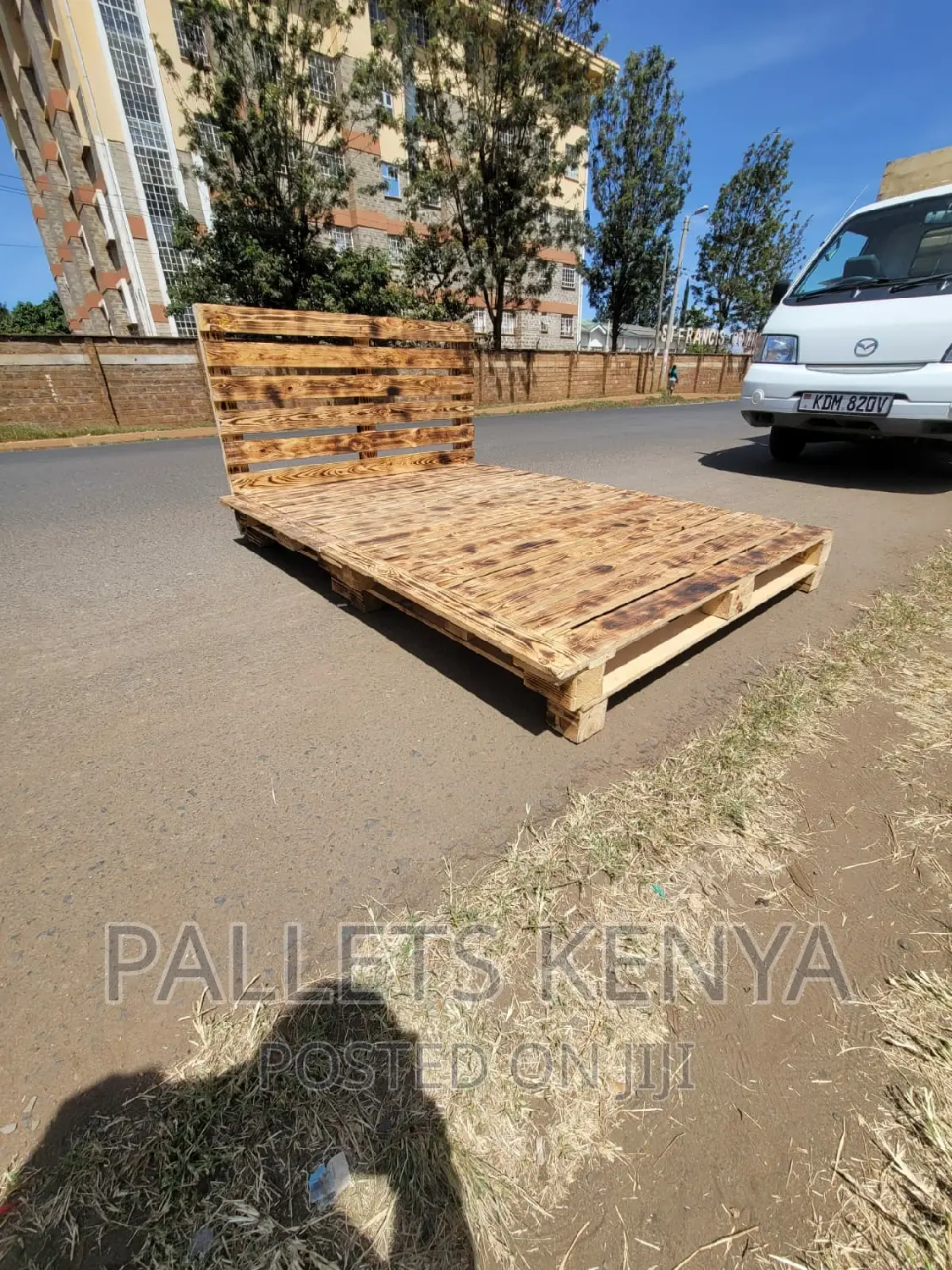 Pallet Bed- 5*6 Raised Blazed Pallet Bed. (SK06)