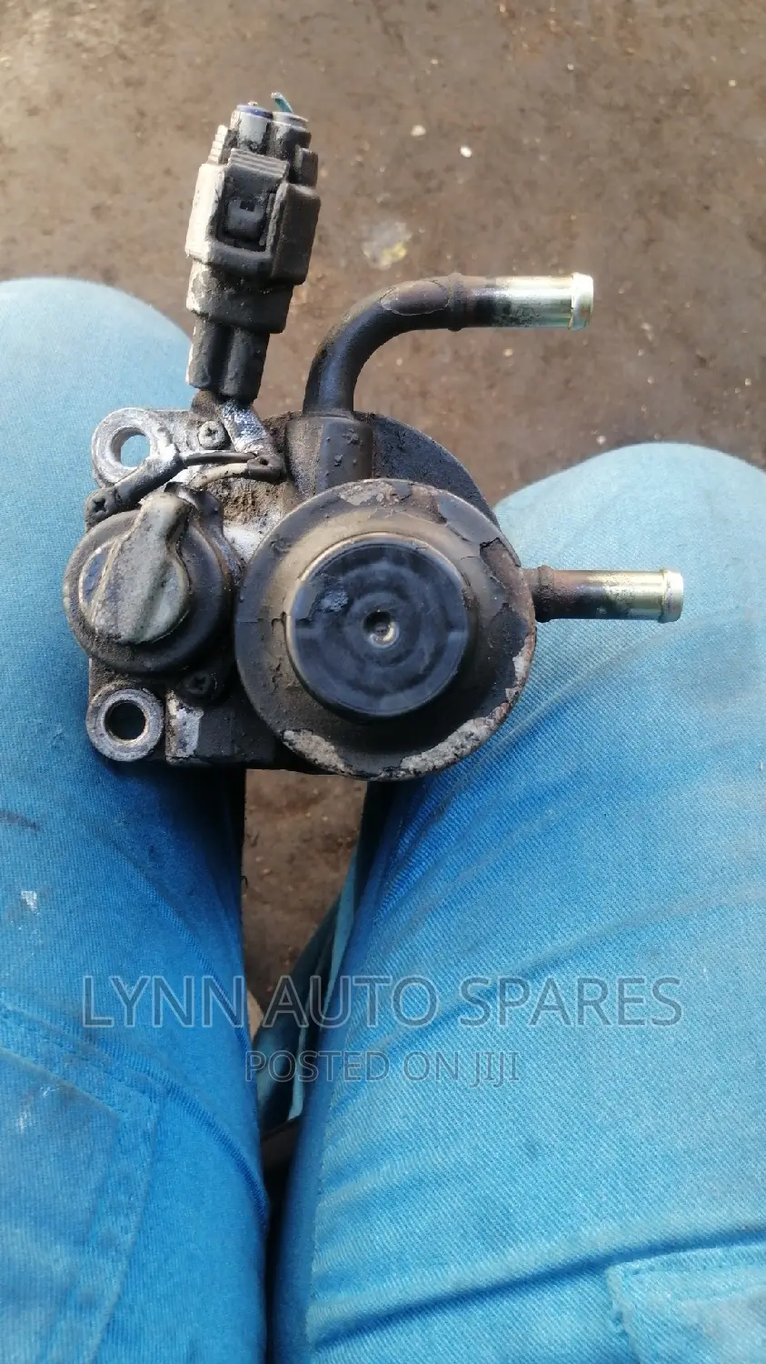 Prado 120 Handpump