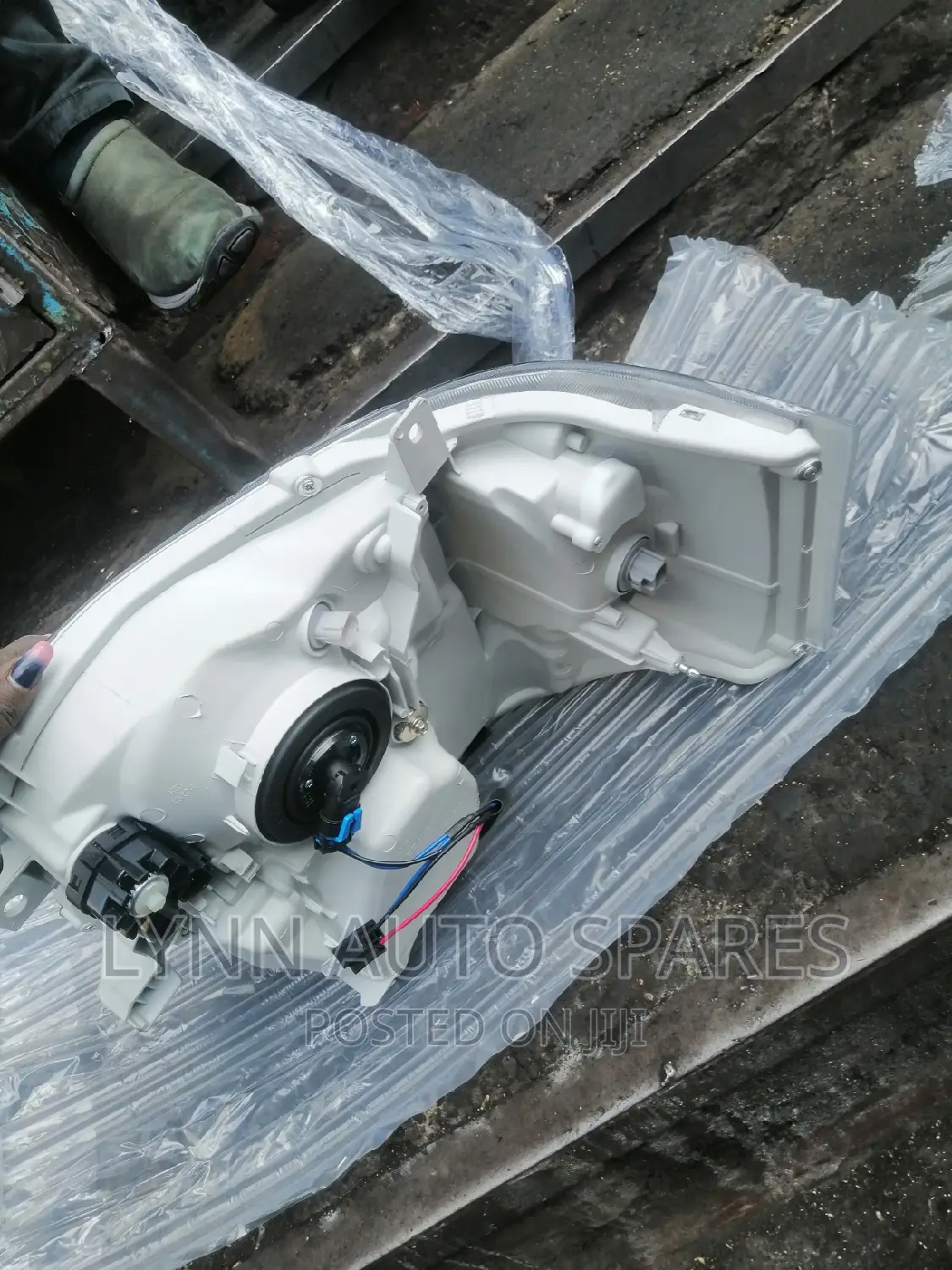 Toyota Hiace 7l /9l New Model Headlight