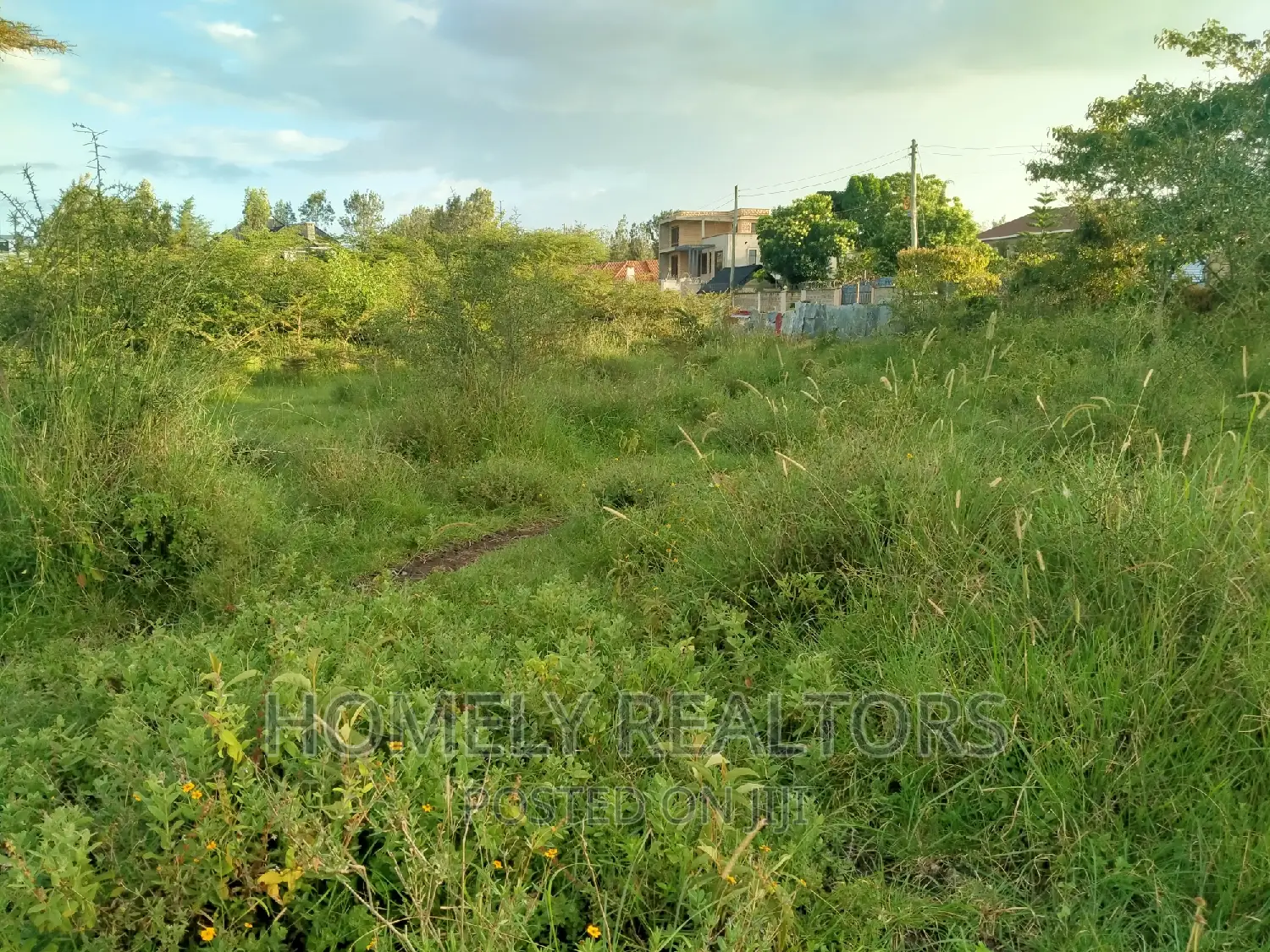 Half Acre Plot in Kandisi 200 Meters From the Tarmac