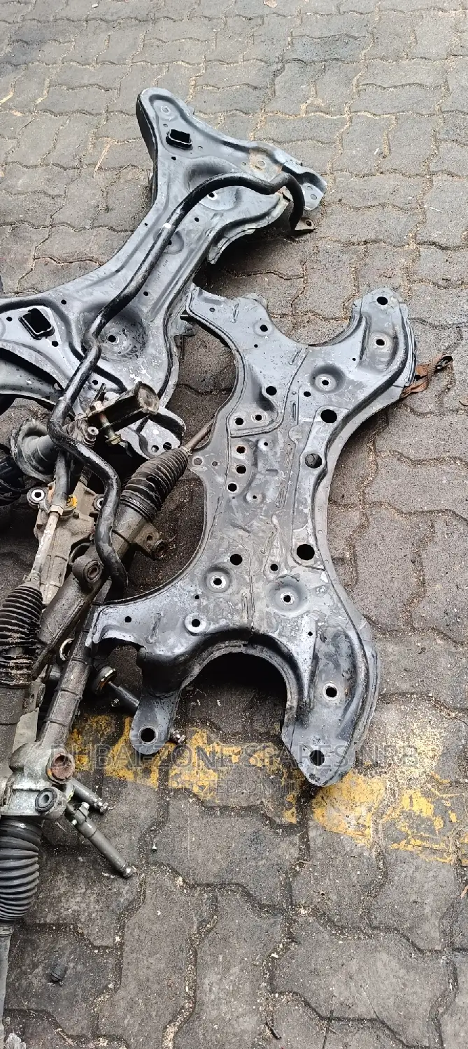 RAV4 J,Rav4 L, X-Trail Nt30 Engine Cross Member Available