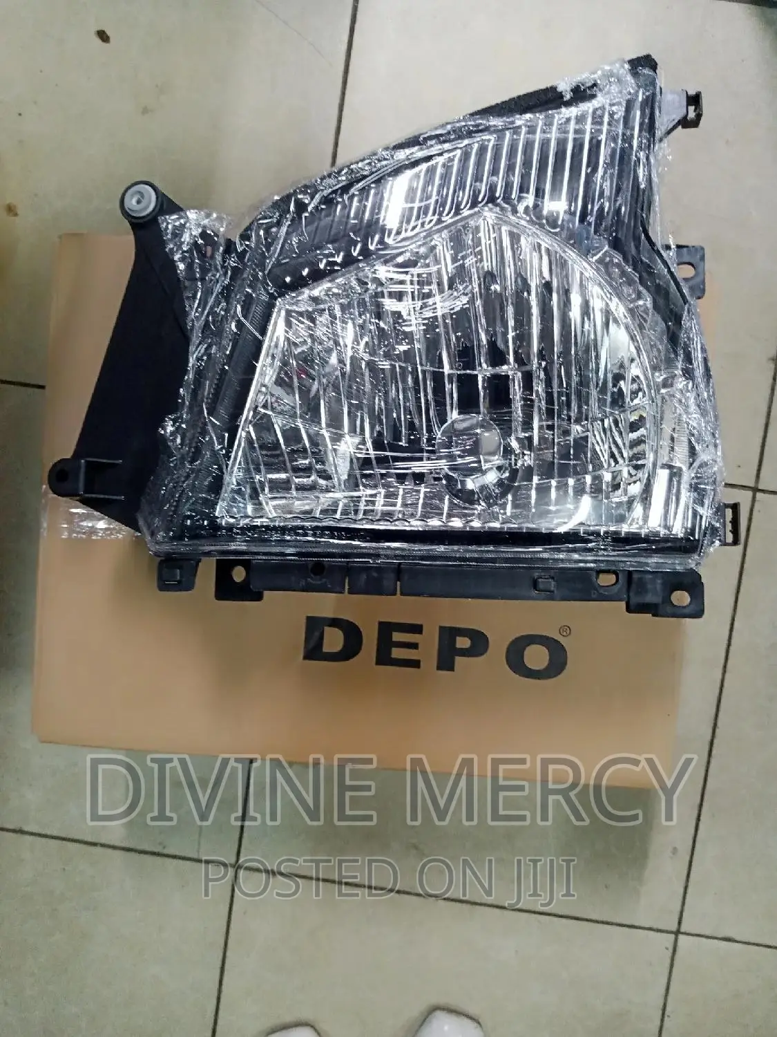 NPR Headlights Lamp (Depo)