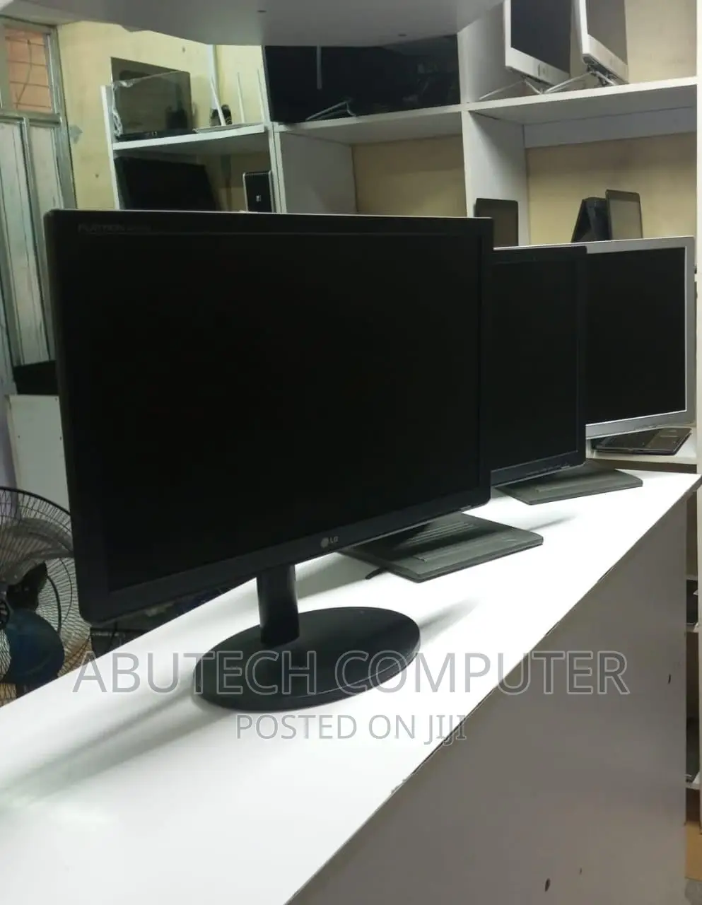 22 Inches LG Monitors