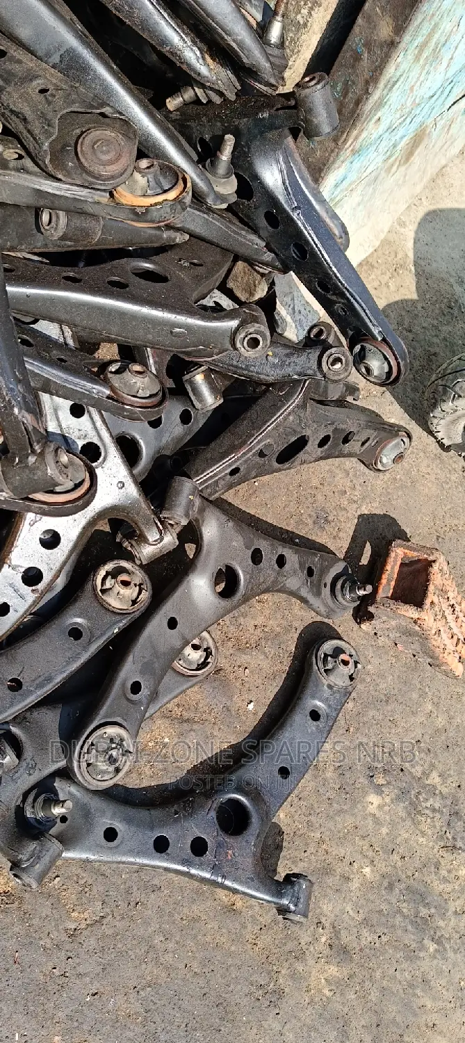 Voxy, Gaia, Ipsum Noah Front Arms Bushes Ball Joint Intact.