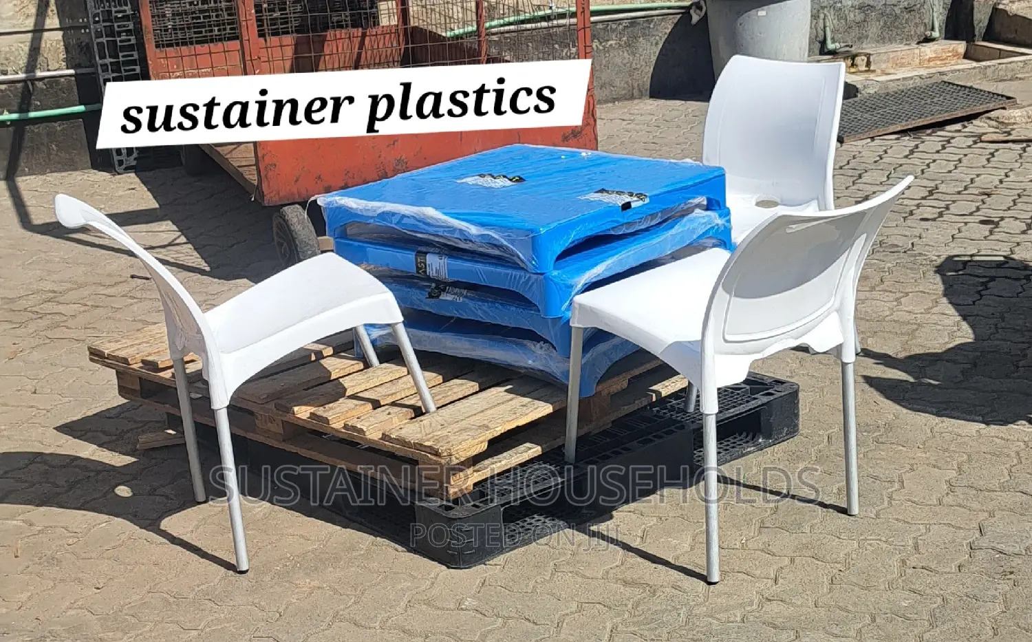 Clubs Plastic Chairs and Table Set