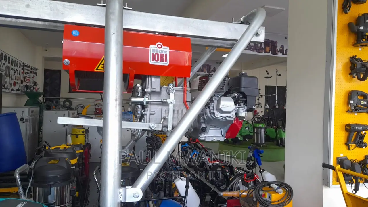 ( 1 Tonne) Construction Hoist. Iori Italy.