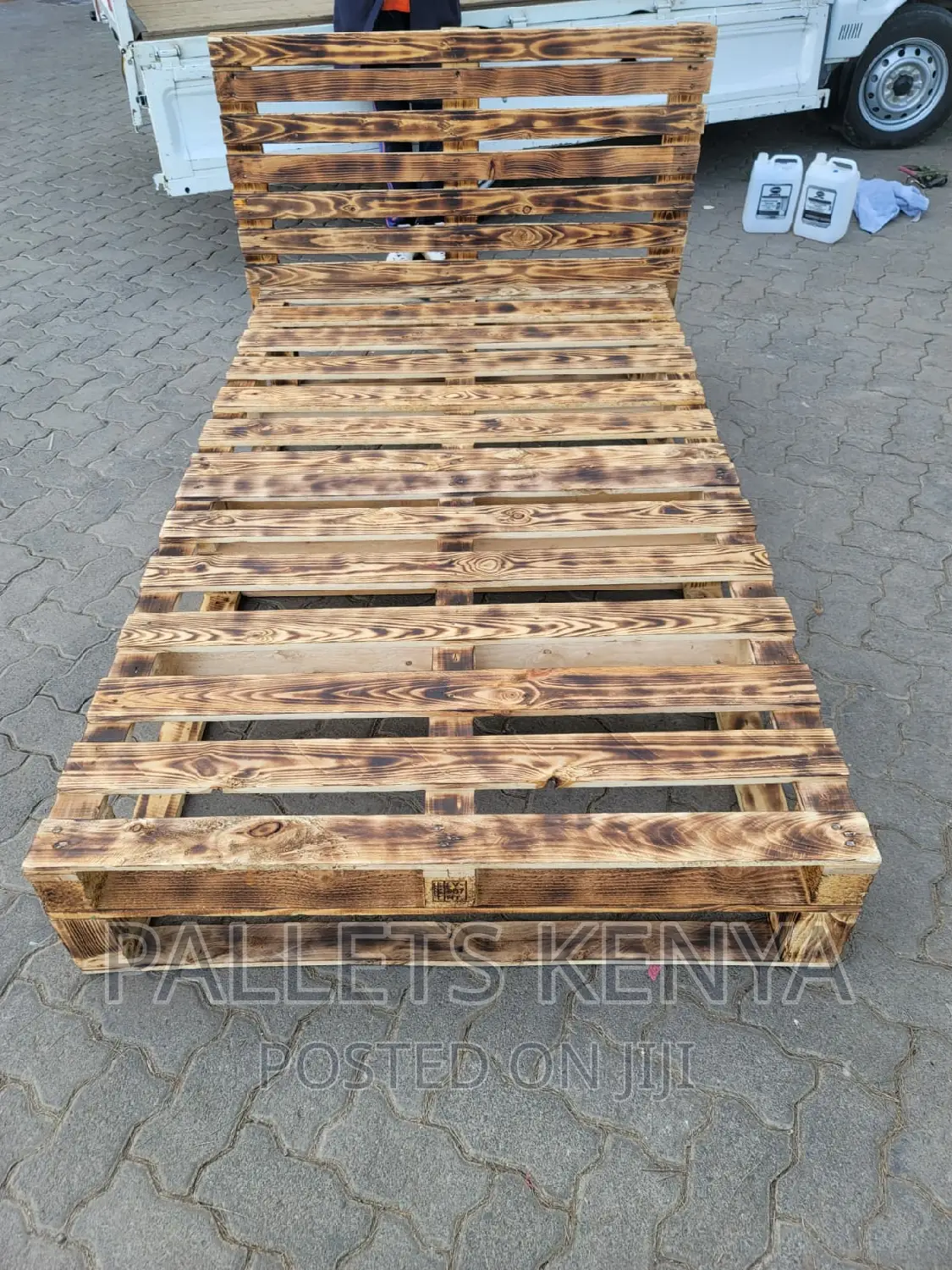 Pallet Bed- 4*6 Detachable and Blazed Pallet Bed. (HU08)